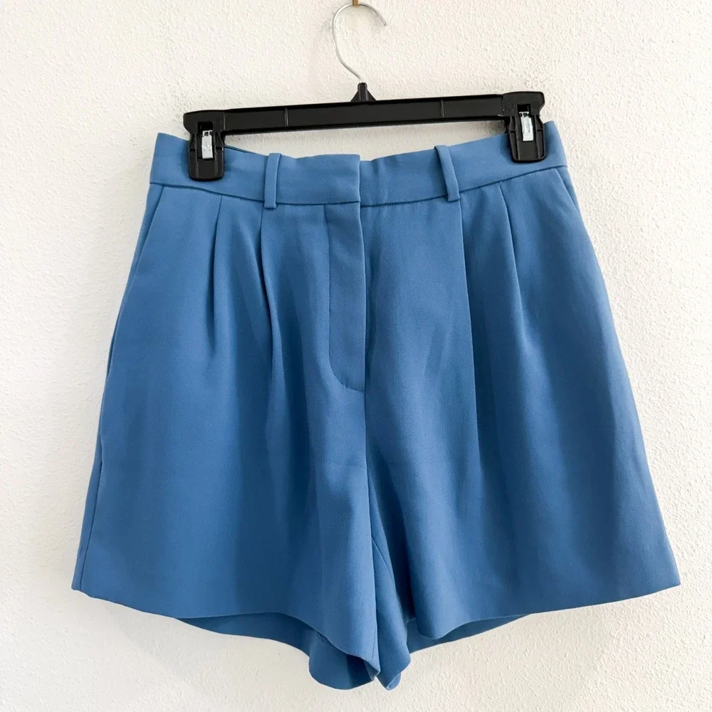Aritzia classic staple